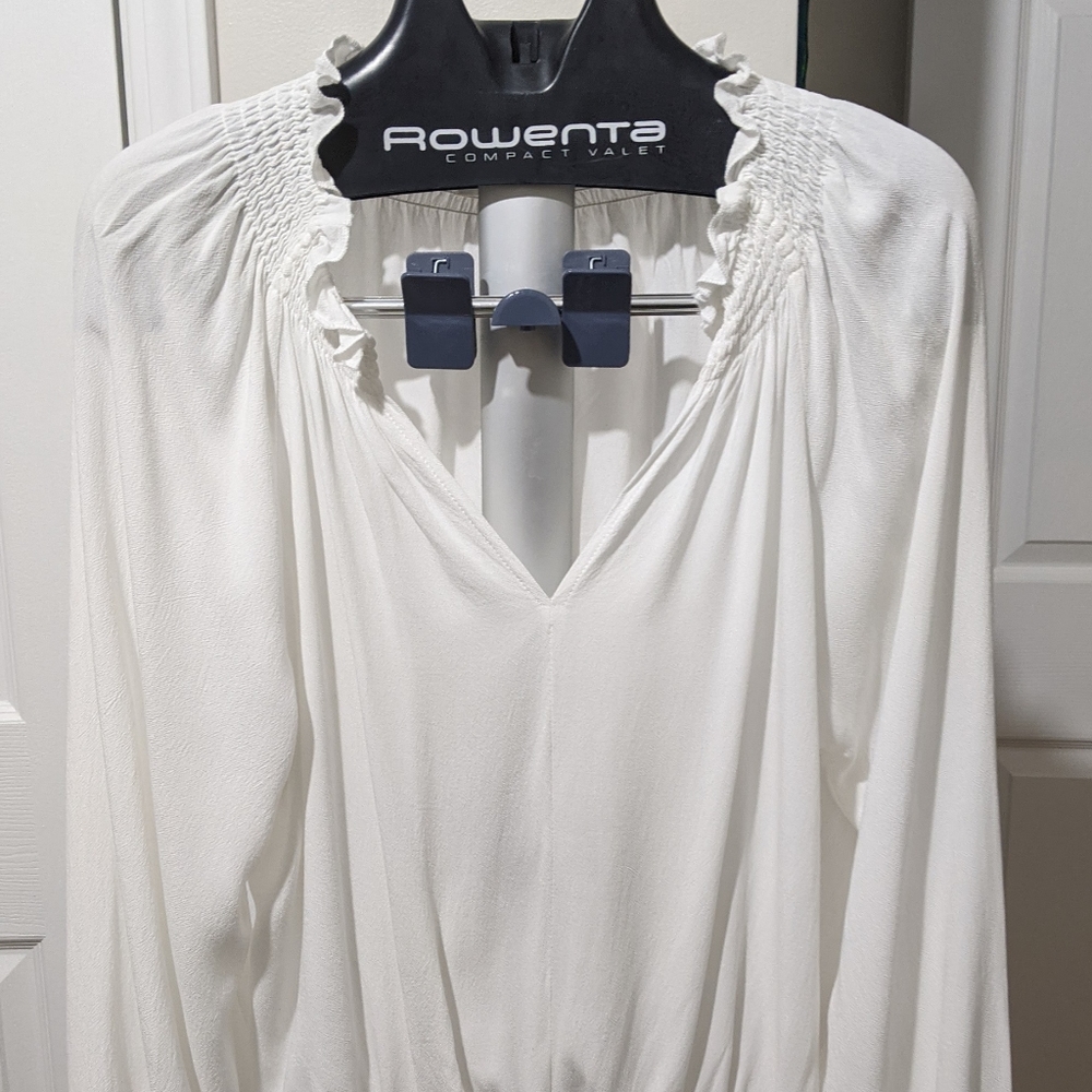 Vestique White Ruffle Blouse